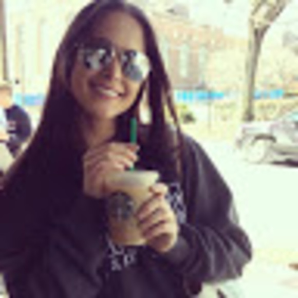 Meet your Posher, Maura - Picture 1 of 1